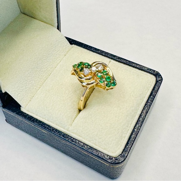 14k Emerald and Diamond Ring Size 6.5 - Picture 7 of 11
